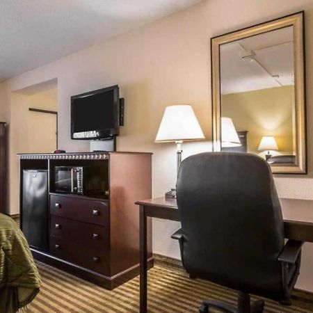 Quality Inn & Suites Greenville - Haywood Mall Bagian luar foto