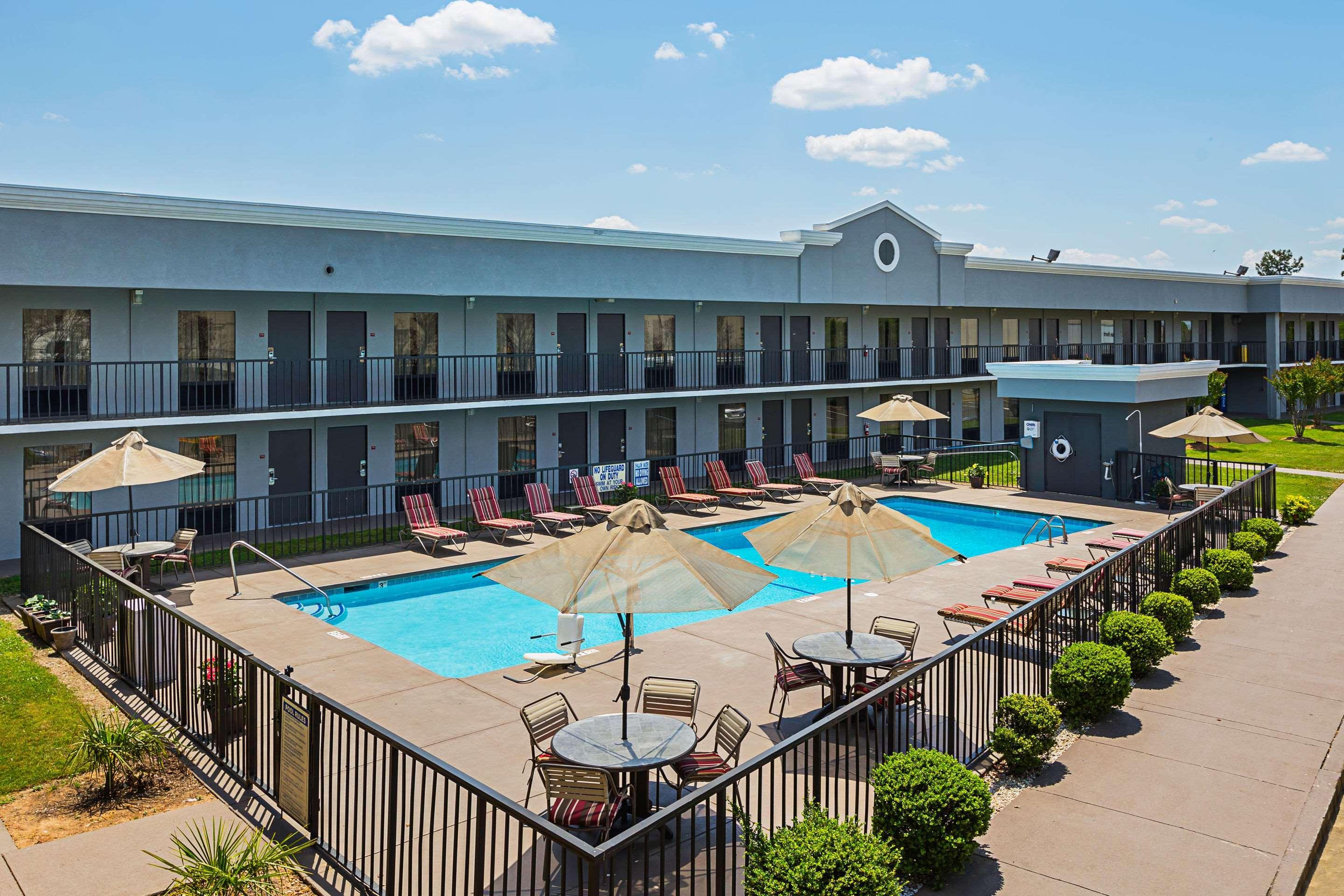 Quality Inn & Suites Greenville - Haywood Mall Bagian luar foto