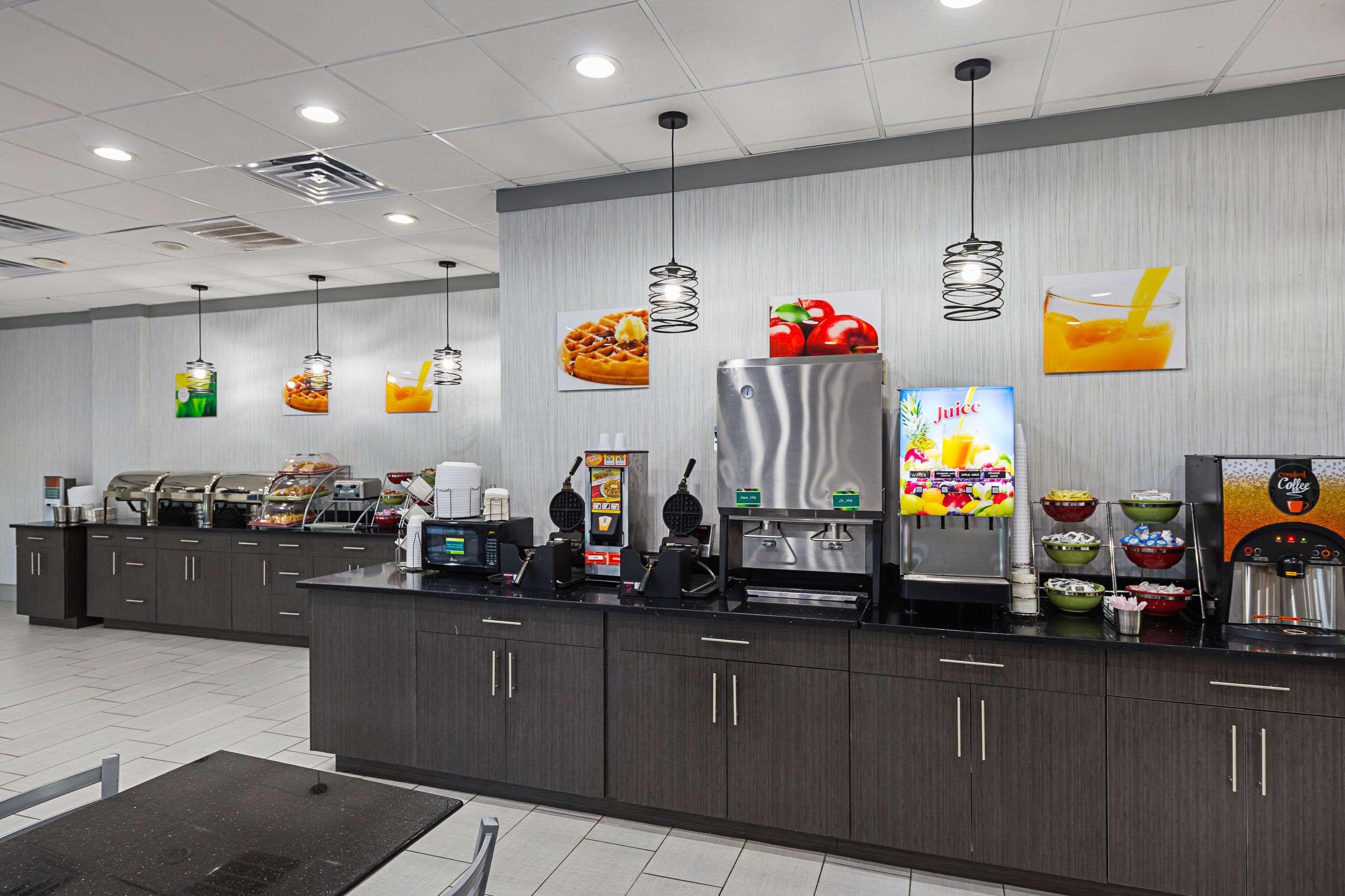 Quality Inn & Suites Greenville - Haywood Mall Bagian luar foto