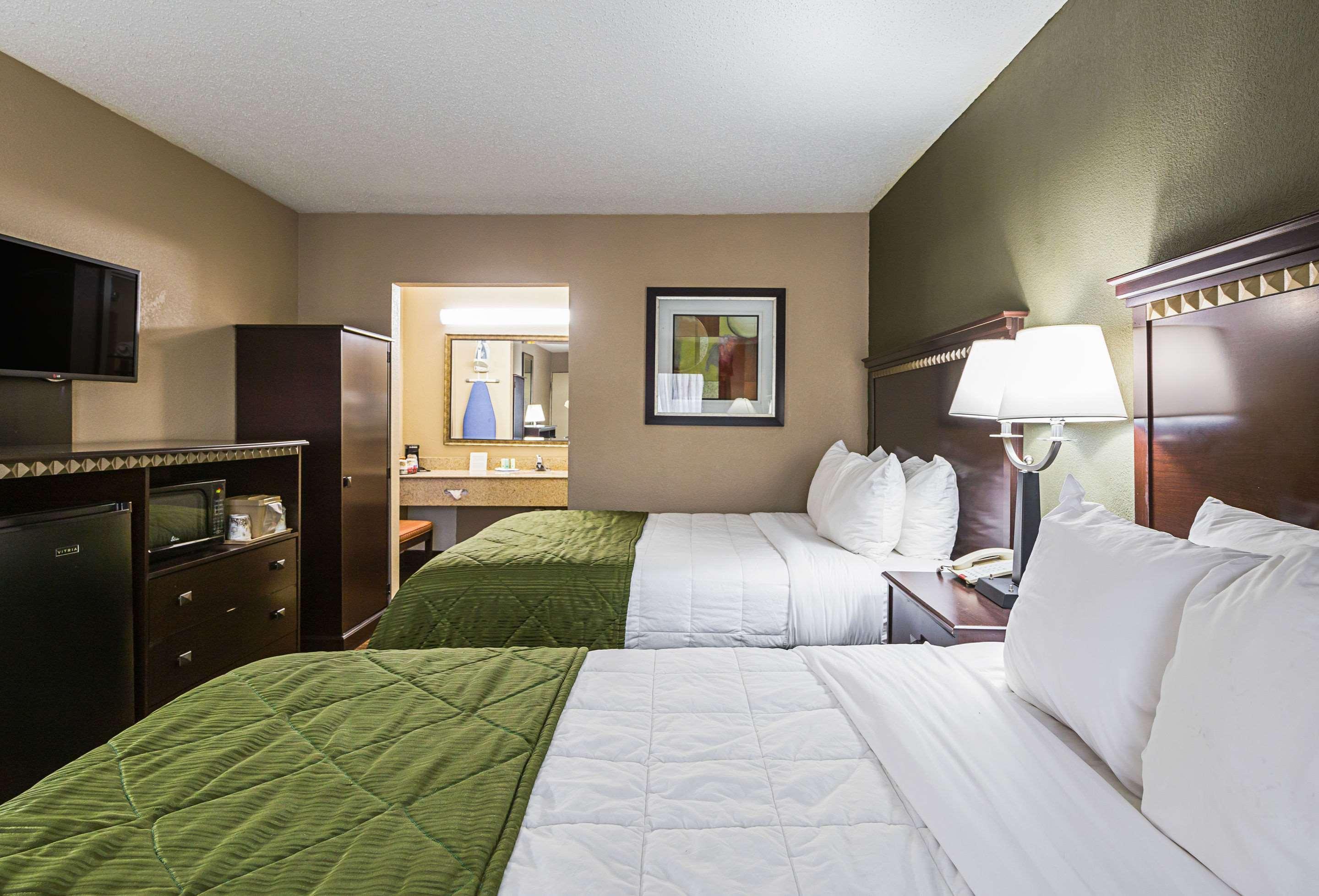 Quality Inn & Suites Greenville - Haywood Mall Bagian luar foto