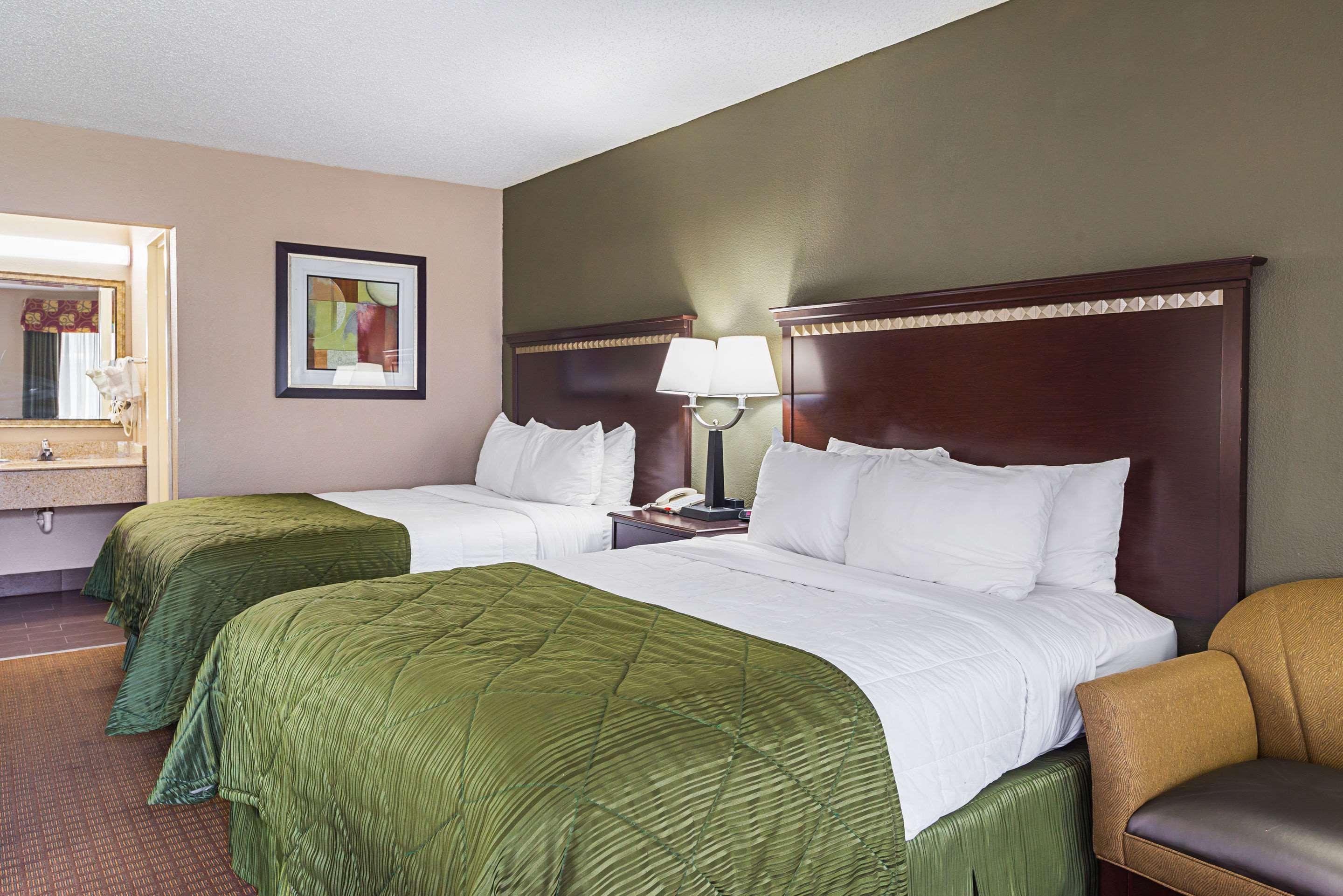 Quality Inn & Suites Greenville - Haywood Mall Bagian luar foto