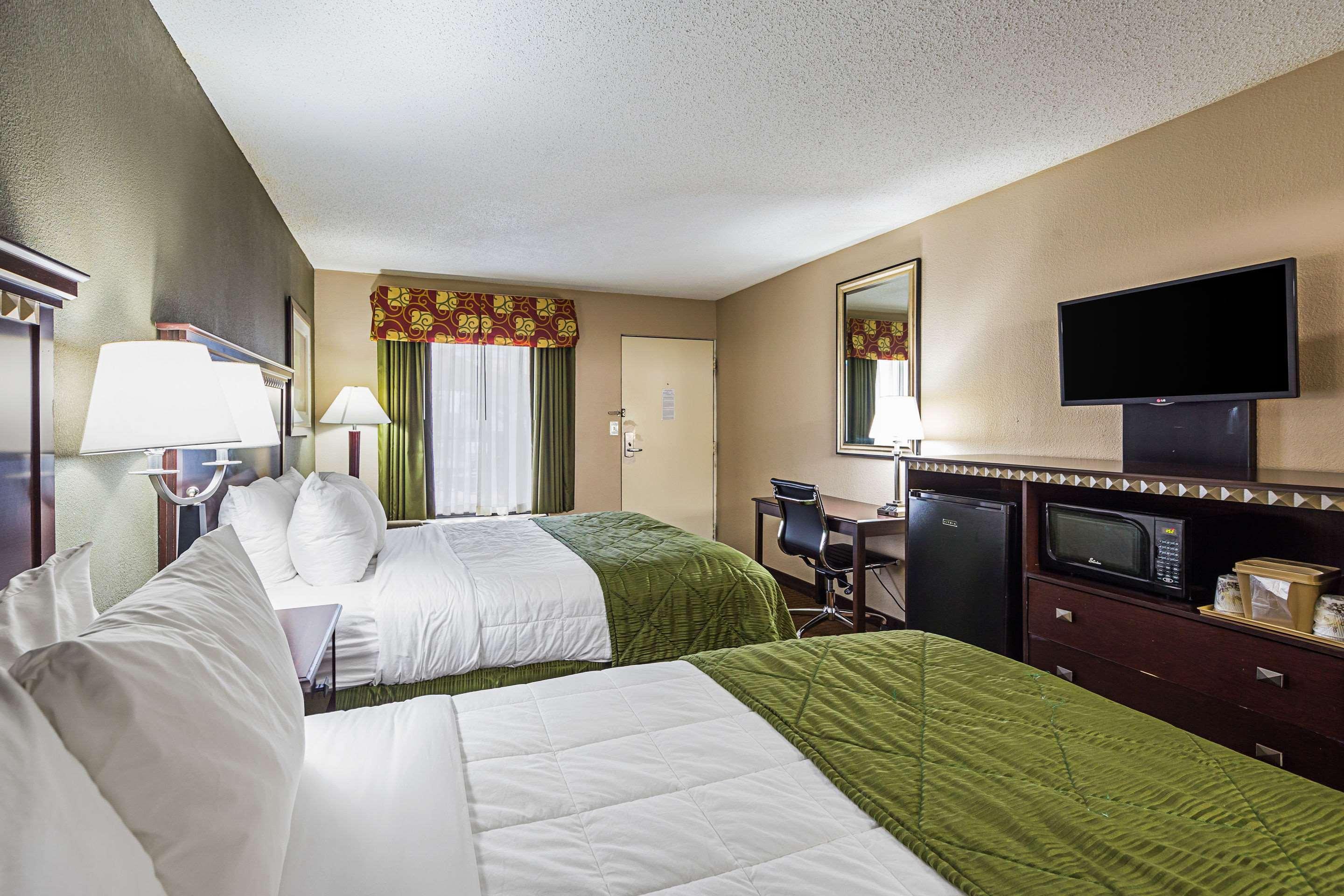 Quality Inn & Suites Greenville - Haywood Mall Bagian luar foto