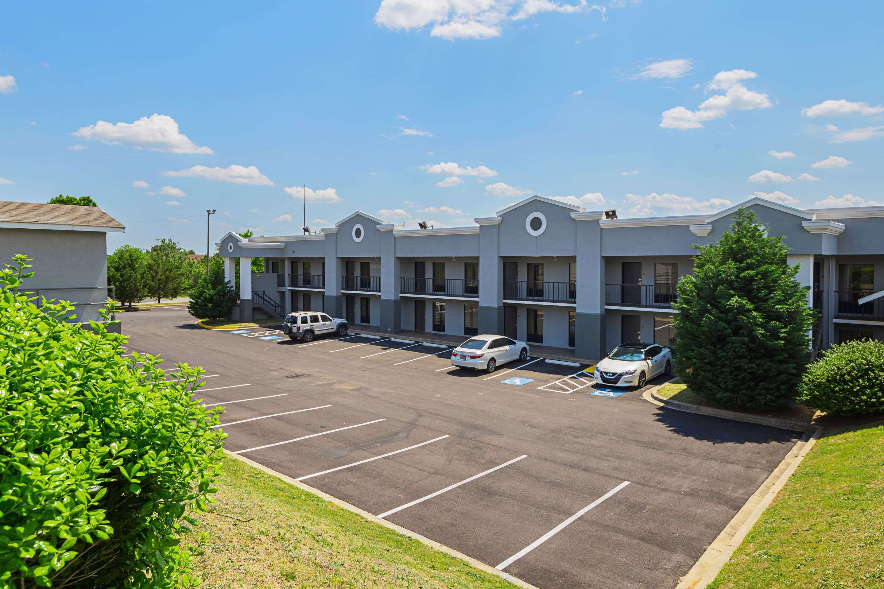 Quality Inn & Suites Greenville - Haywood Mall Bagian luar foto