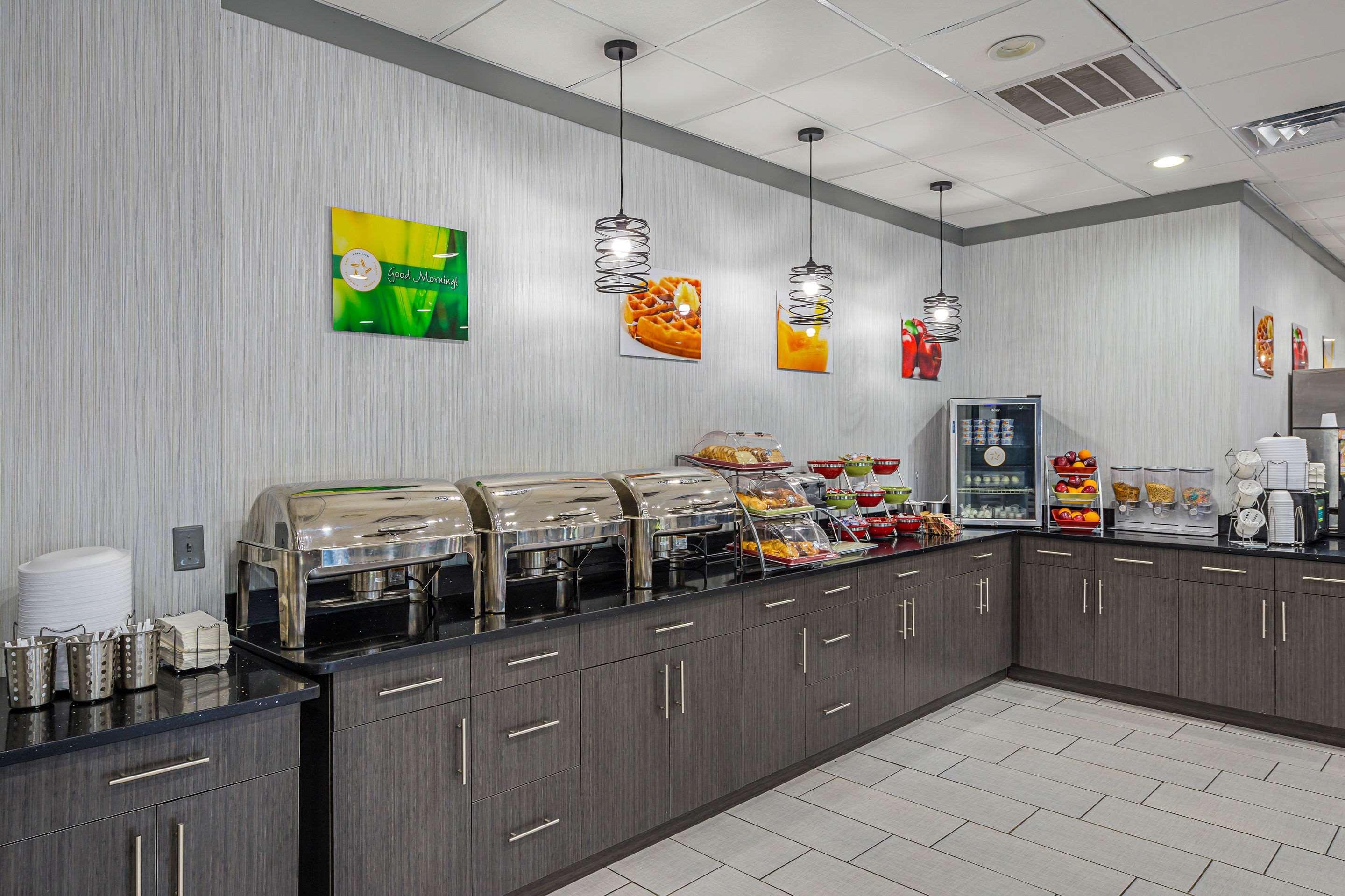 Quality Inn & Suites Greenville - Haywood Mall Bagian luar foto