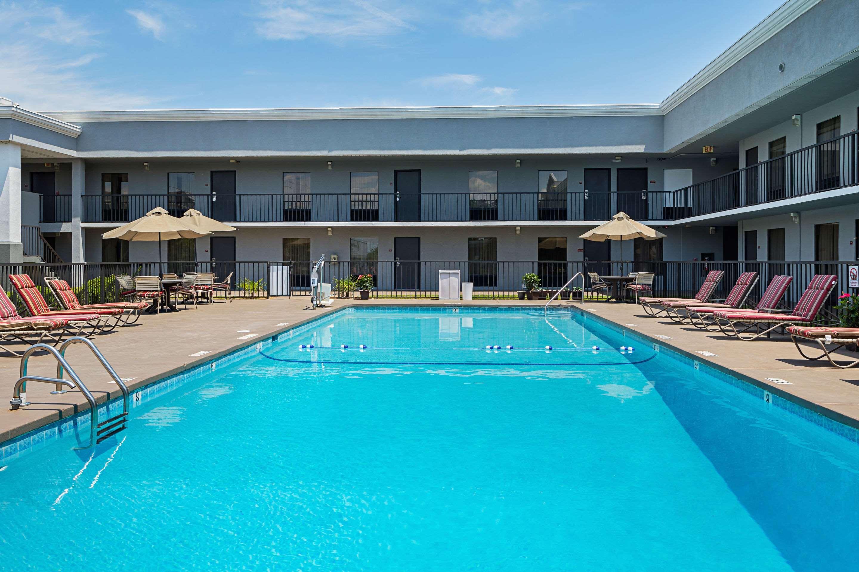 Quality Inn & Suites Greenville - Haywood Mall Bagian luar foto