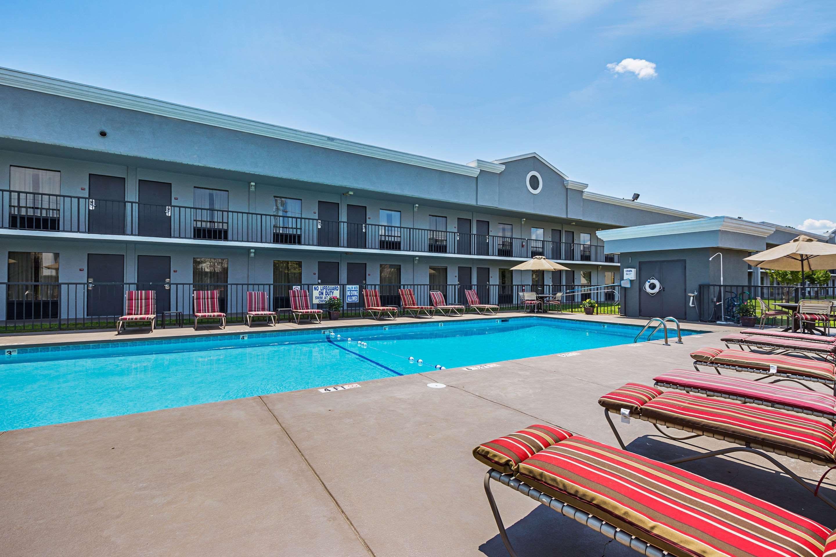 Quality Inn & Suites Greenville - Haywood Mall Bagian luar foto
