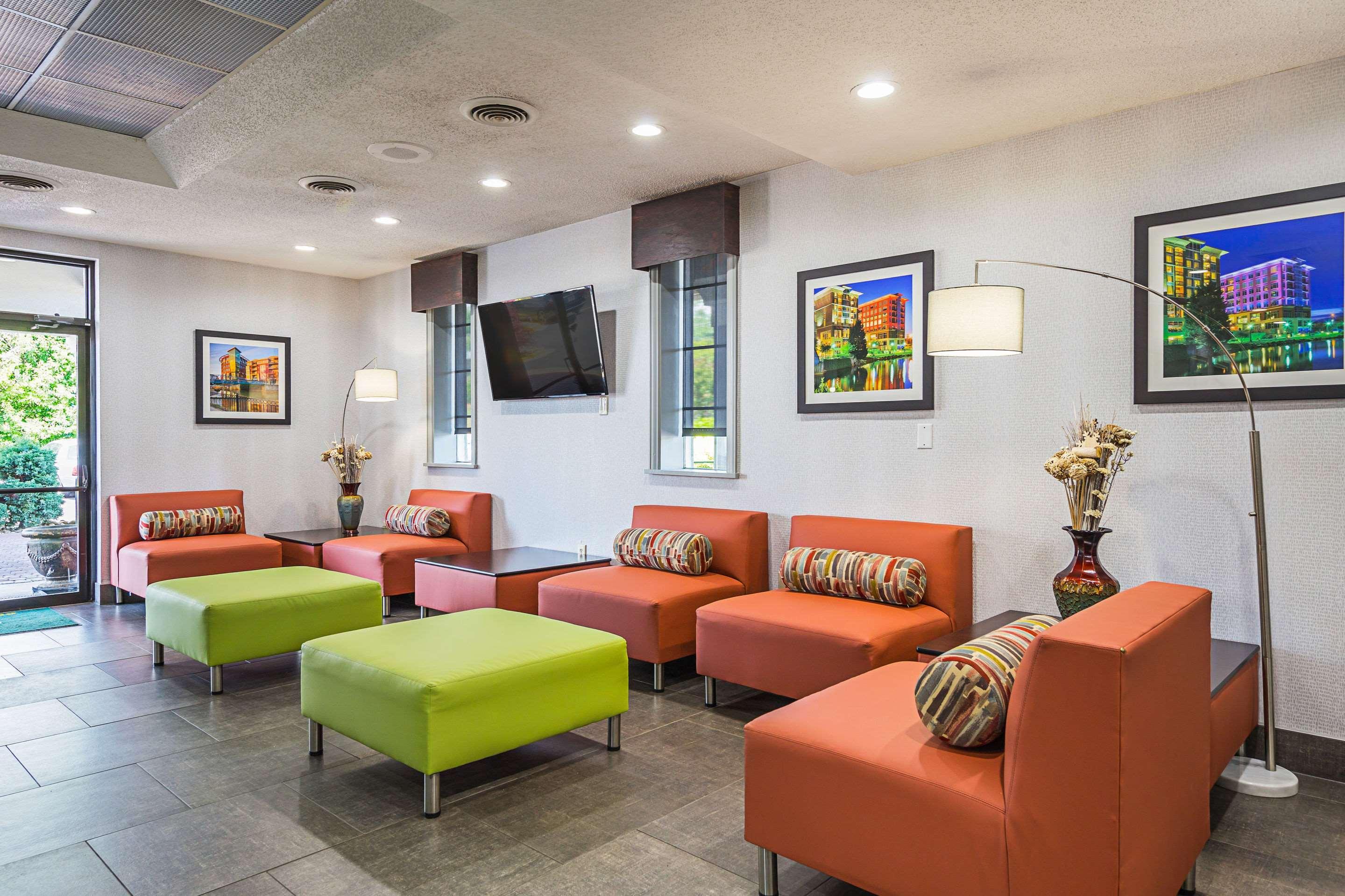 Quality Inn & Suites Greenville - Haywood Mall Bagian luar foto