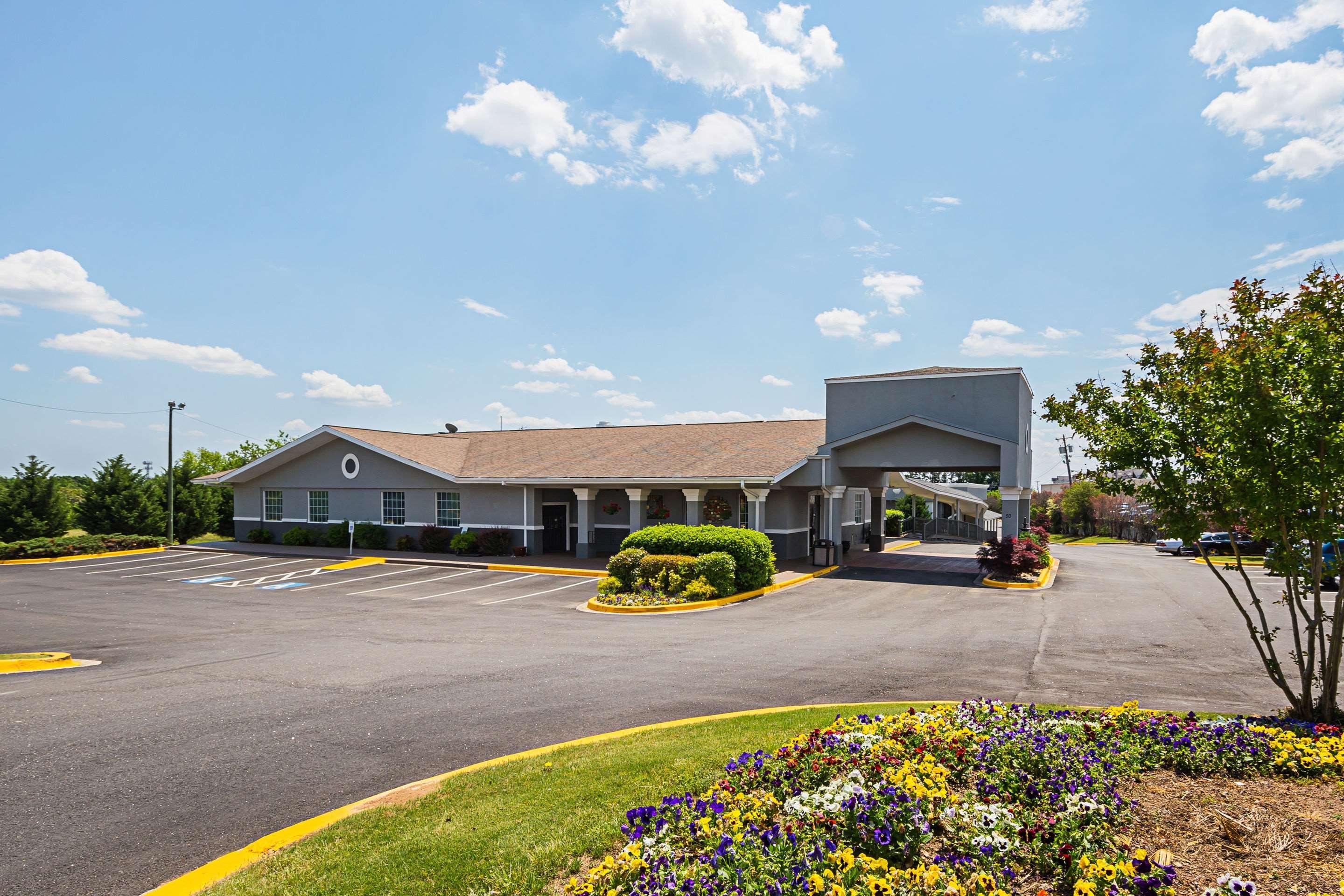Quality Inn & Suites Greenville - Haywood Mall Bagian luar foto
