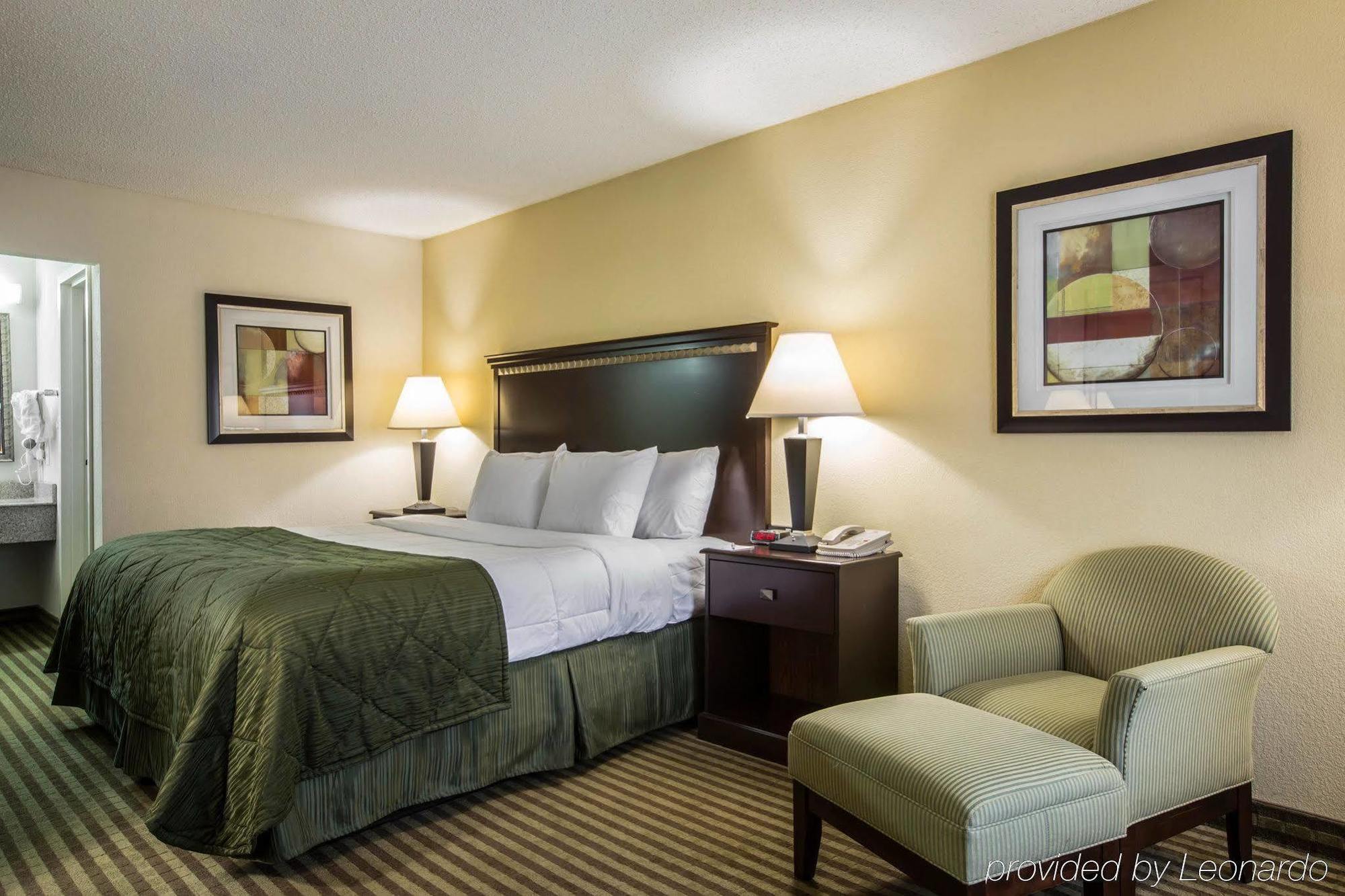 Quality Inn & Suites Greenville - Haywood Mall Bagian luar foto