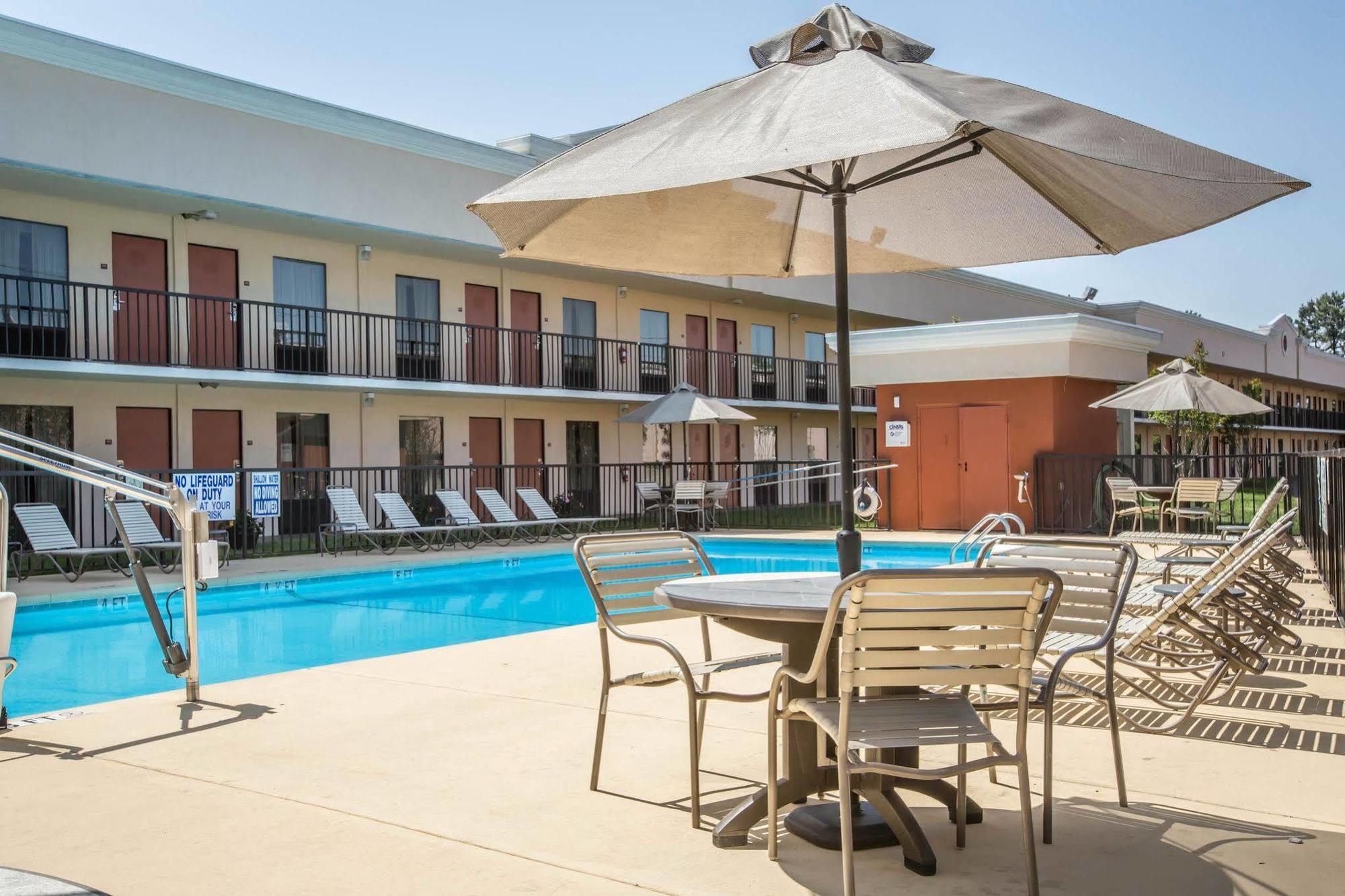 Quality Inn & Suites Greenville - Haywood Mall Bagian luar foto